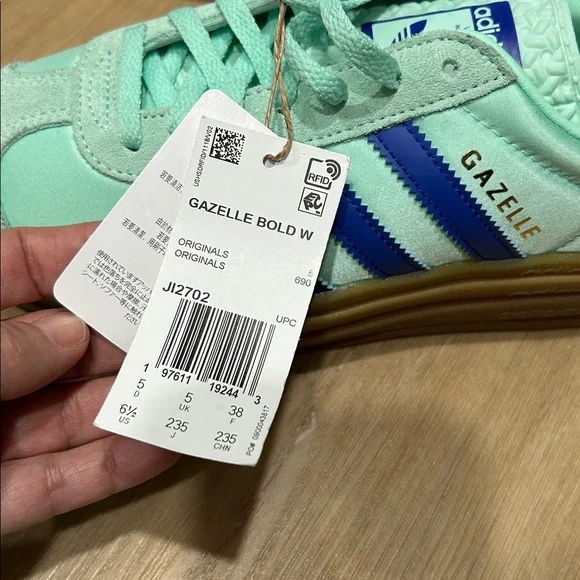 NWT - ADIDAS Gazelle Bold in Clear Mint Lucid Blue Gold Metallic - Picture 3 of 9